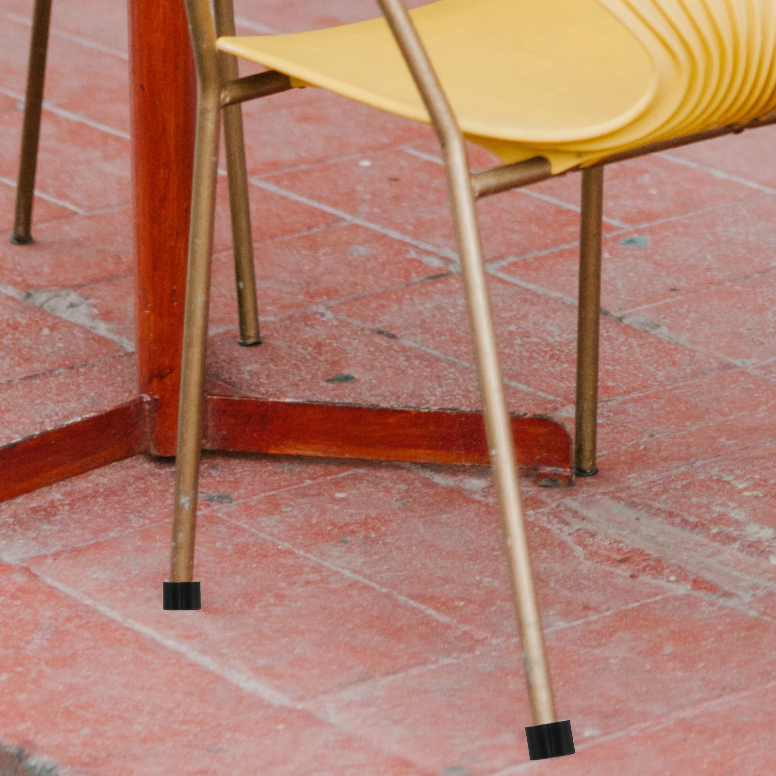 

100Pcs Chair Leg Tip Caps Heavy Duty Floor Protector Covers Smooth Moving Furniture Feet Clamps for Hardwood Floors