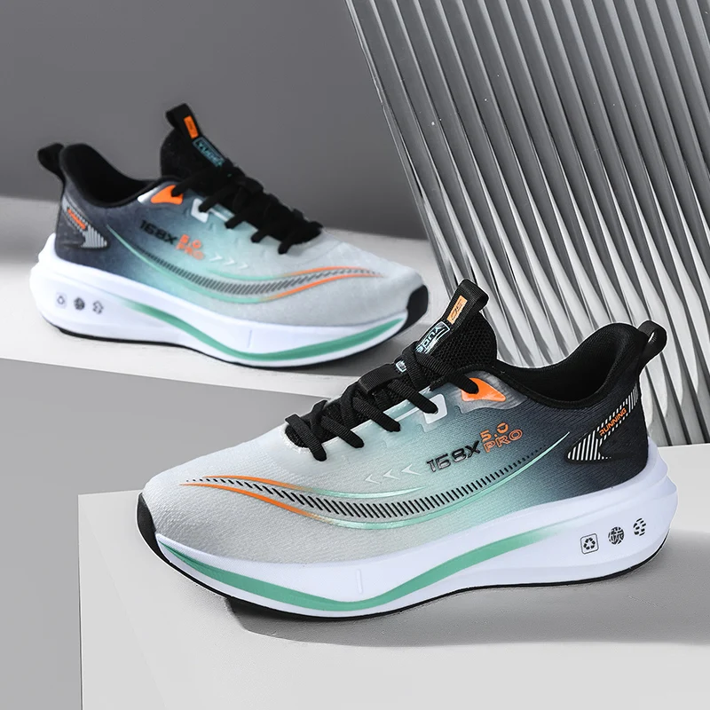 

Men's new comfortable outdoor speed runing shoes sneakers breathable four seasons wear-resistant soft-sole racing sports shoes ﻿