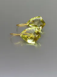 Cross-border New Earrings Hot Sale Simple and Exquisite Golden Water Drop Earrings First Jewelry Women's Earring