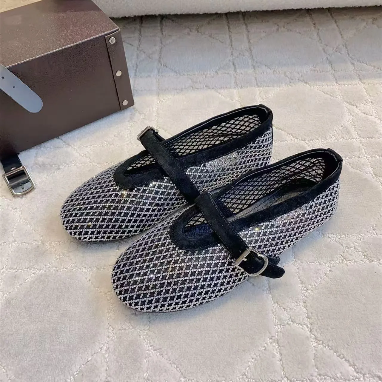 

2026 Summer New Hollow Mesh Water Diamond Weaving Mary Jane Single Shoes Women's Flat Bottom Leather Strap Fishing Net Sandals