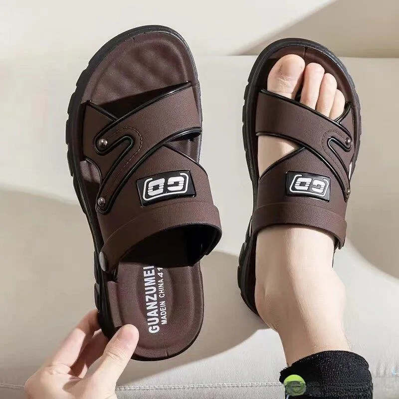 

2026 Men's New Sandals Anti-slip Wear-resistant Thick Bottom Driving Slippers Summer Outdoor Dad Beach Shoes Breathable PVC