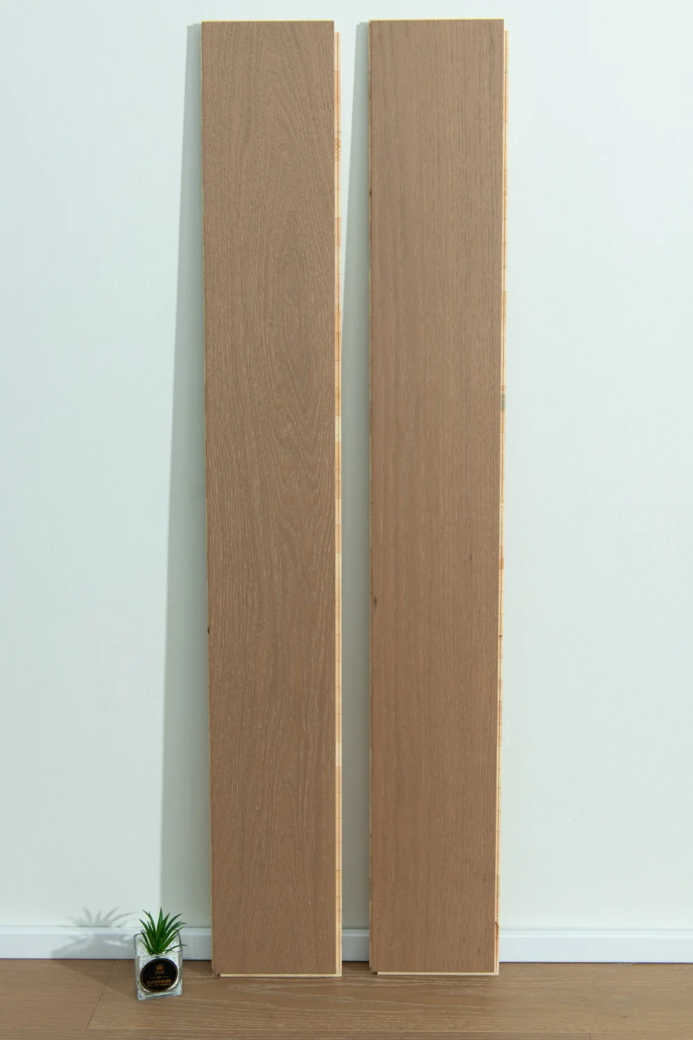 8 مم 12 مم أرضية مصقولة عالية اللمعان مقاومة للماء HDF / أرضيات بيسو لامينادو / أرضيات مصقولة