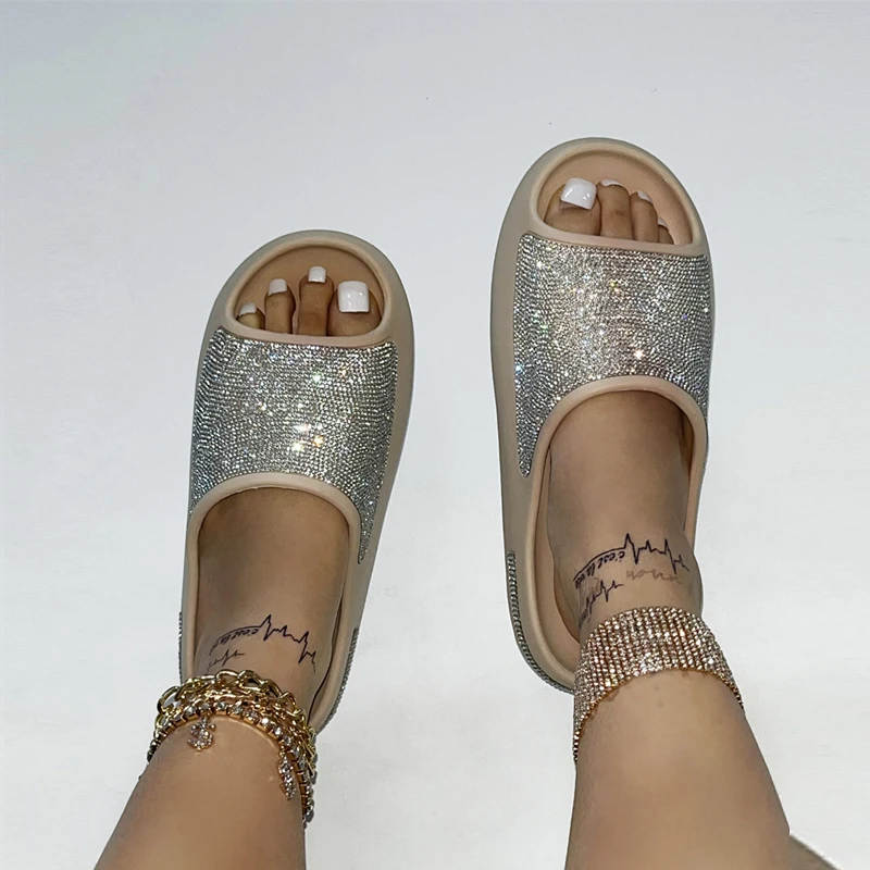 New Arrival Shoes Women/Men With Diamond Face Thin Flash Thick Bottom Ms Sandals Fashion Soft Outdoor Beach Slippers 36-42 EVA