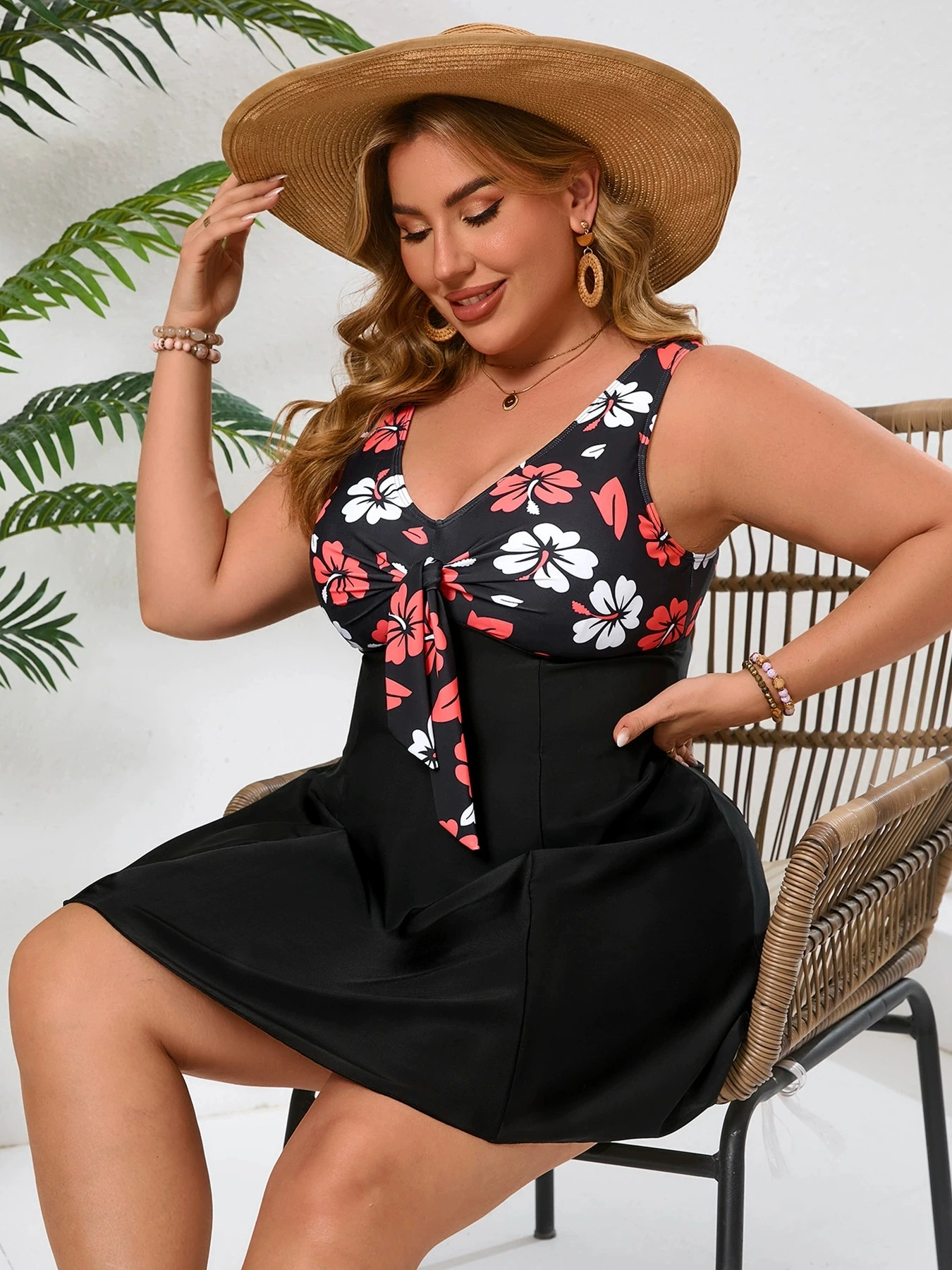 Vista lateral del tankini estampado para mujer