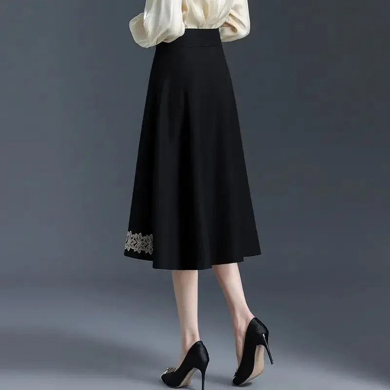 แฟชั่นสไตล์จีนใหม่กระโปรงผู้หญิงฤดูใบไม้ผลิฤดูร้อนเอวสูง A-Line ดอกไม้เย็บปักถักร้อย Horse Face กระโปรงเสื้อผ้าวินเทจ