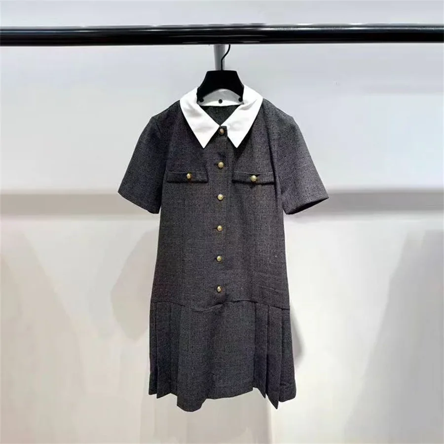 【هدية مجانية】2025 أوائل الخريف الفرنسية المتخصصة الشبابية الرجعية منقوشة التباين طوق مطوي فستان قصير الأكمام للنساء #1