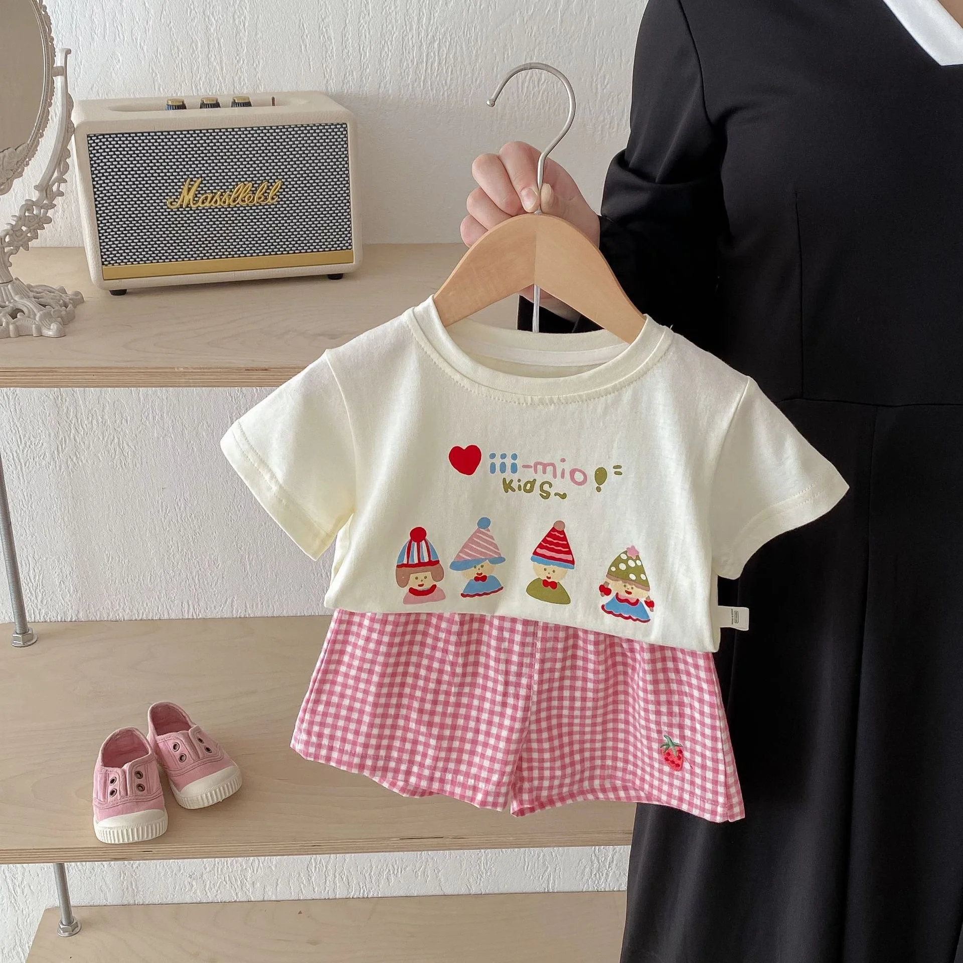 

1-3T Girls Cartoon Suit 0-5 Years Baby Children's Summer Suit New Baby Fashionable Baby Cute T-shirt Plaid Shorts Two-piece Set