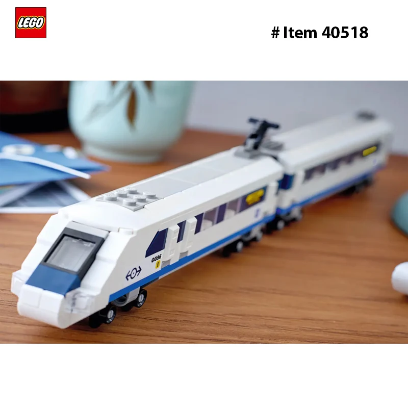 Lego-40518 Creator High-Speed Train 2, connected carriage, which is a driver\'s compartment and has a sloping front