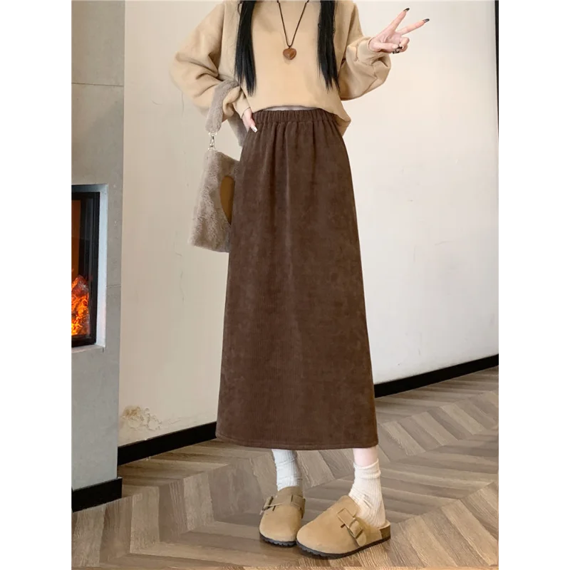 All Match corduroy en fluwelen afslankende halve rok met hoge taille en split herfst en winter heup knuffelen A-lijn elegante rok