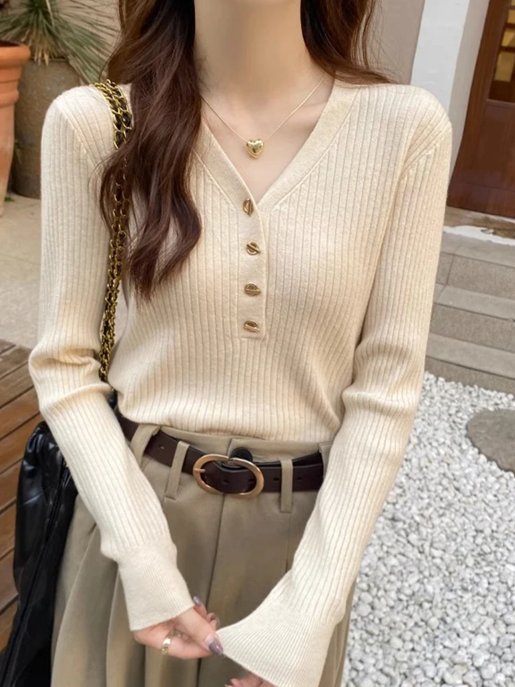 V-neck Knitted Underlay Bottom Personalized Metal Buckle Women Spring Autumn Luxury Korean Wear Beautiful Long Sleeve Sweater