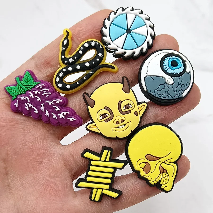 1Pcs Yellow Skull PVC Shoe Charms Designer Sandal Upper Decorations Accessories Hammer Jagged Eyeball Shape Clogs Pin Buckle