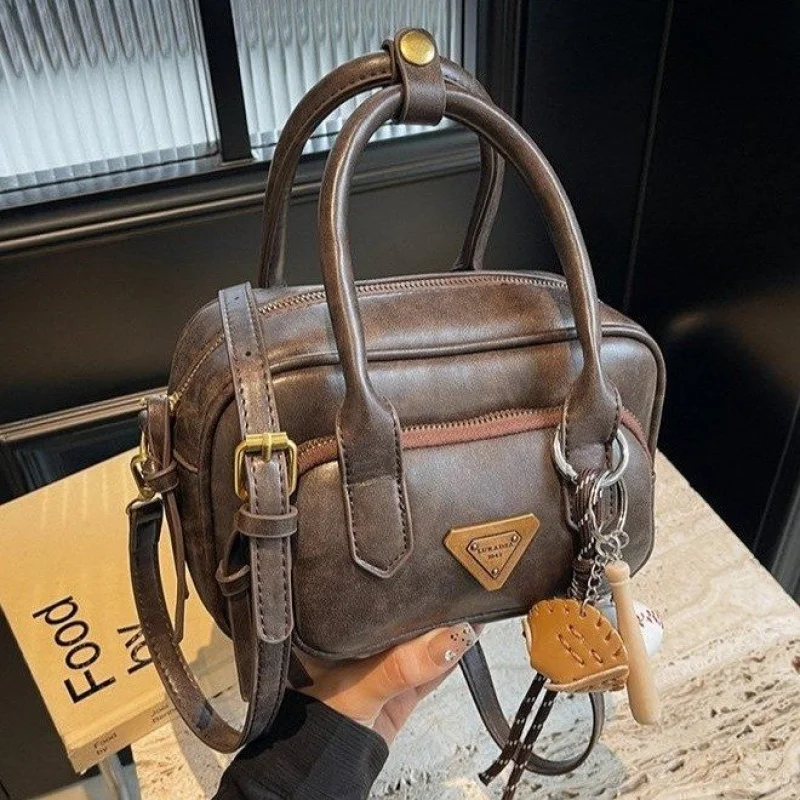 

Genuine Tote Bags For Women Designed By Famous Designer In Leather With Crossbody Strap Option