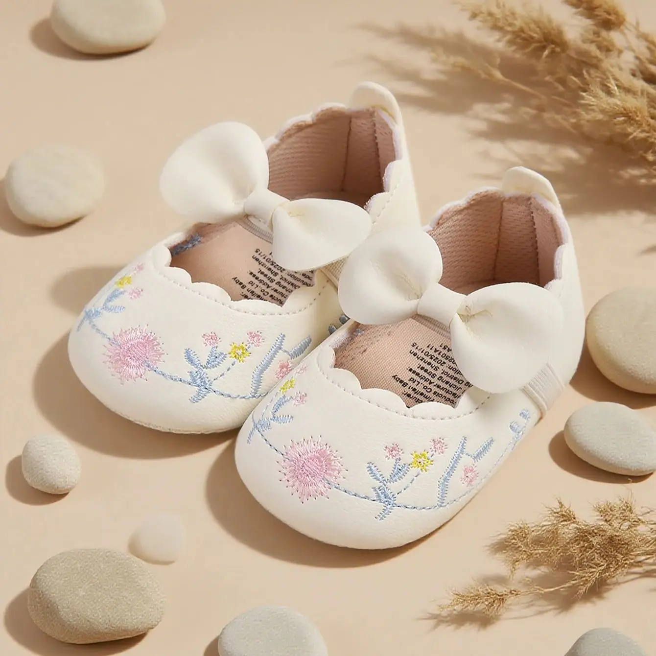 

Плоские шнурки для маленьких девочек с бантиком-бабочкой, противоскользящая мягкая подошва, детская прогулочная обувь из искусственной кожи для детей 0-18 месяцев.