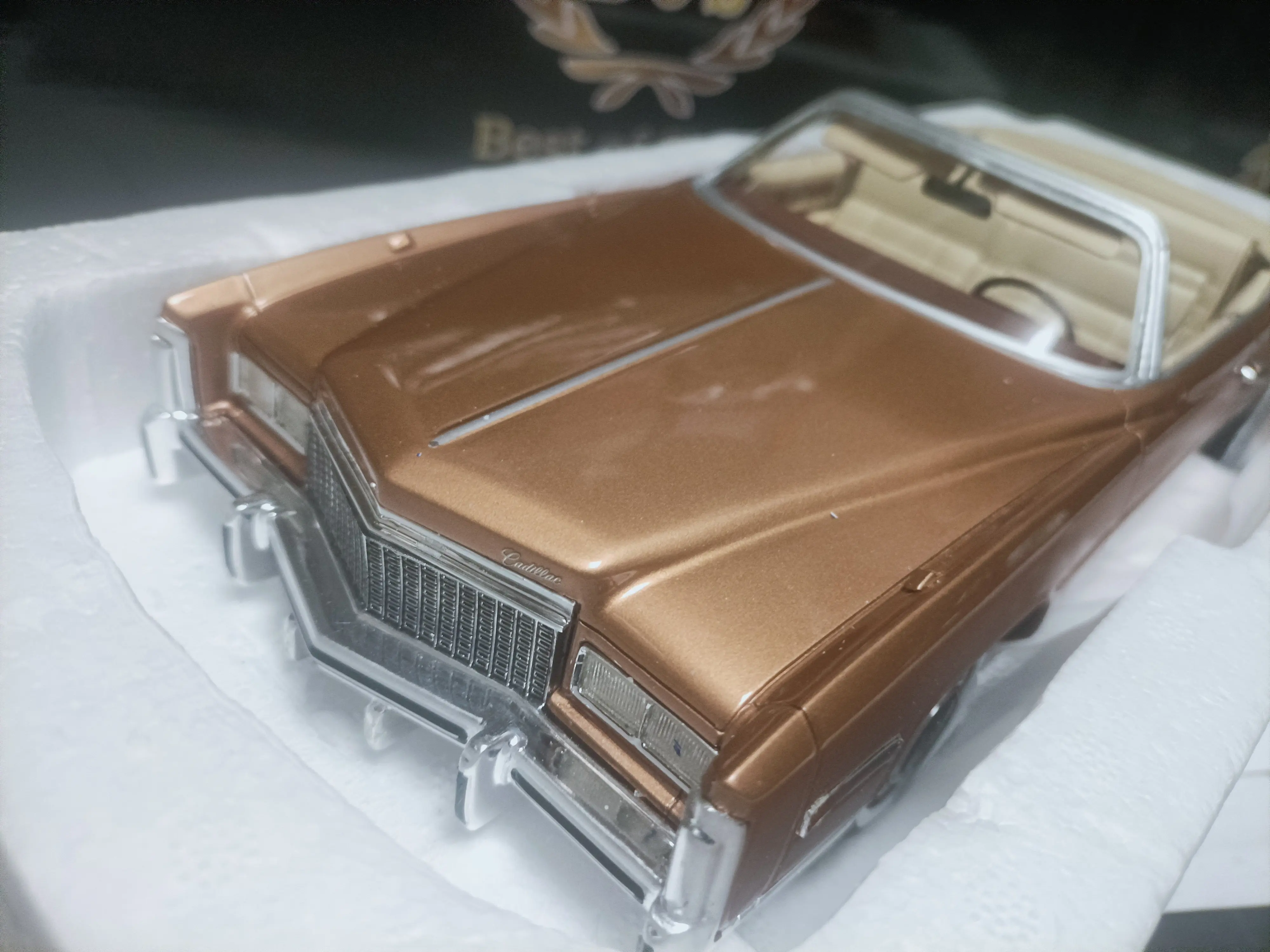 

Модель автомобиля Bos 1:18 Eldorado Convertible 1976, винтажная, имитация, лимитированная серия, из смолы и металла, статическая, игрушка, подарок