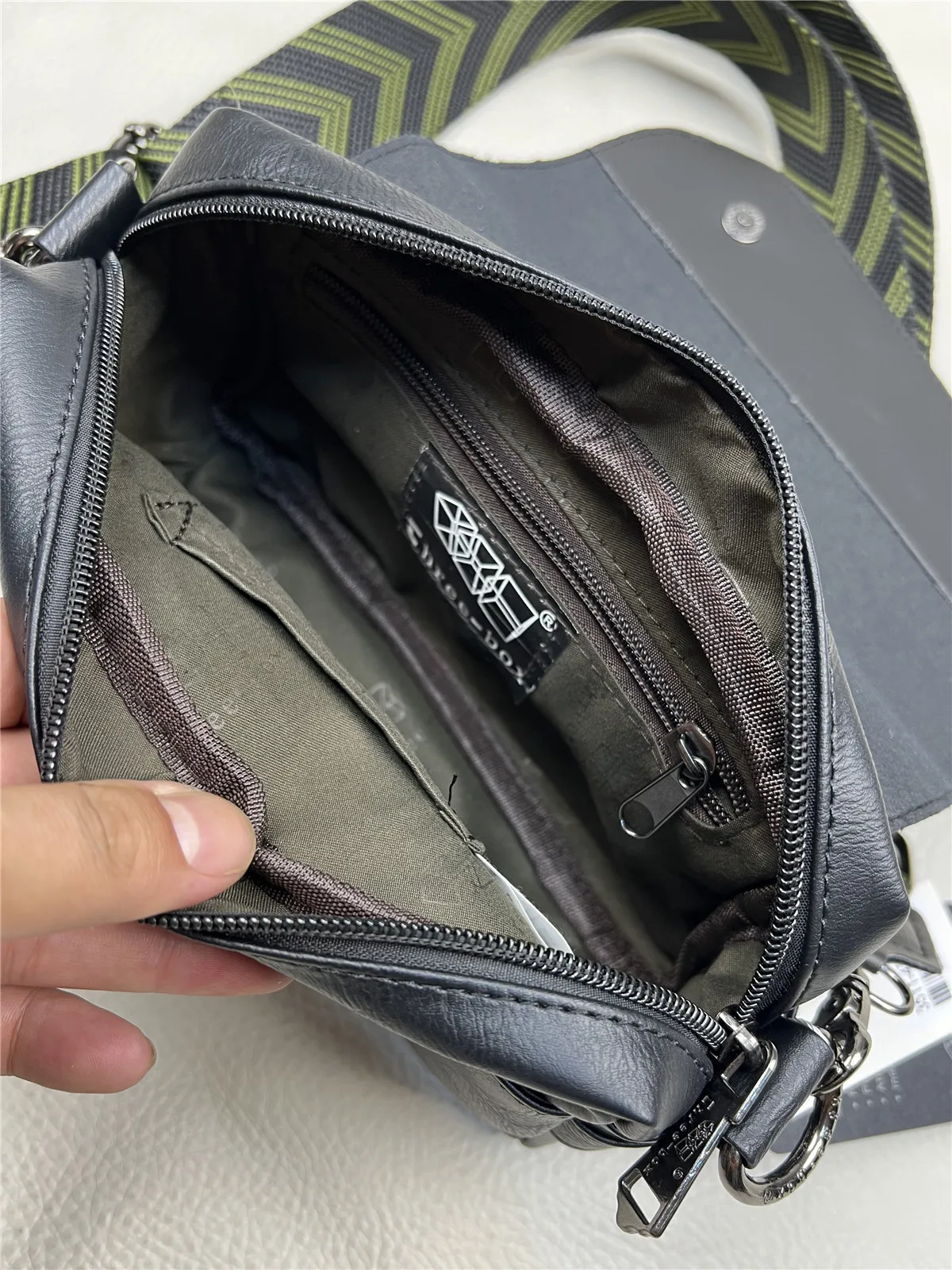 

Футболка-бокс, корейская мужская сумка через плечо, Spor Student Episode Zipper Closure, повседневная сумка из искусственной кожи из искусственной кожи