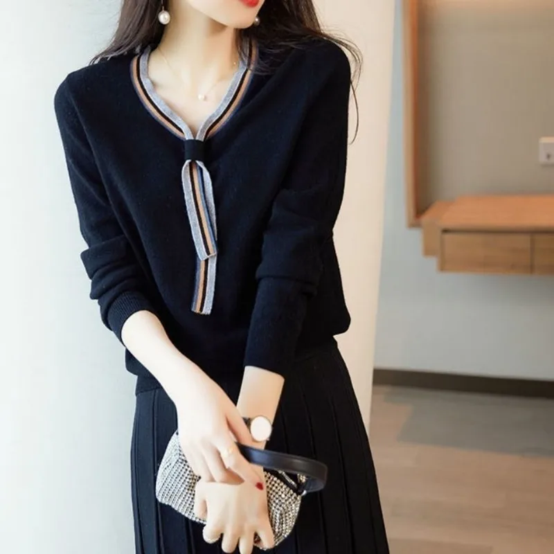 Women's Stylish Ribbon Patchwork Design Elegant Commuting Knitted Sweater Female V Neck Long Sleeve Chic All Match Pullover Tops