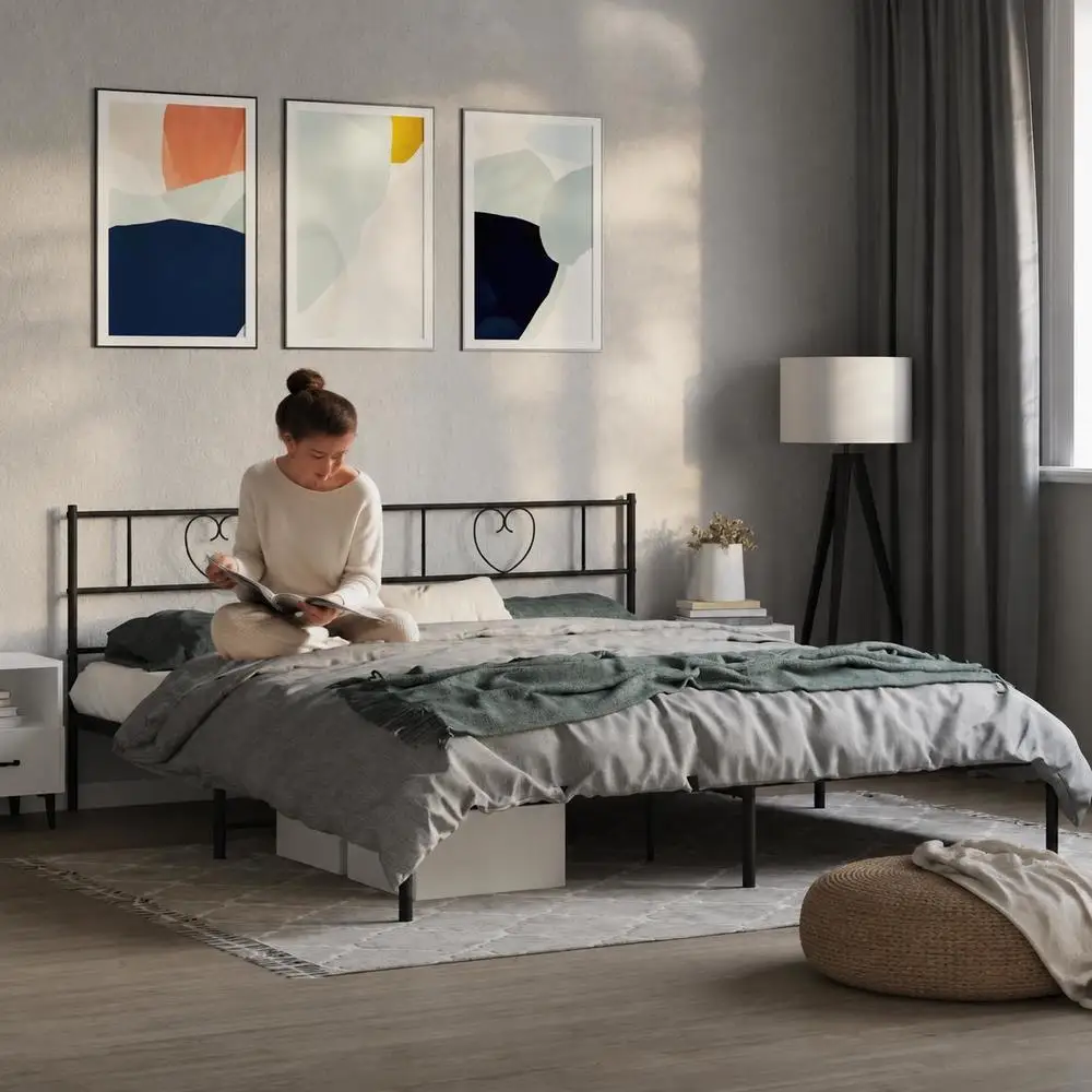 Cadre de lit métallique en acier thermolaqué 180 x 200 cm avec sommier à lattes et espace de rangement sous le lit, design classique élégant pour chambre principale, appartement, studio et chambre.