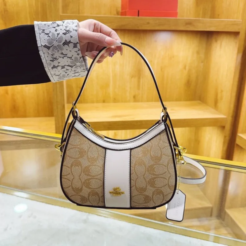 

Elegant Retro Niche Crossbody Bag Large Capacity Sleek Design Perfect for Office Commute Casual Shopping Trips Women