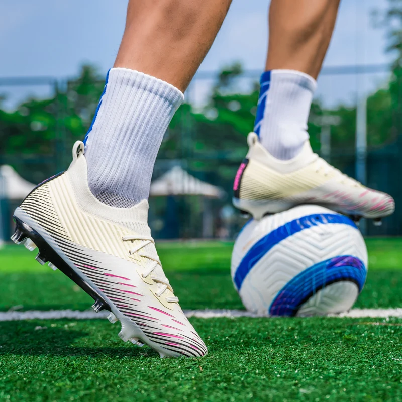 Football Boots Men's Football Boots Professional Football Boots High Top Spikes Suitable for girls training trainers