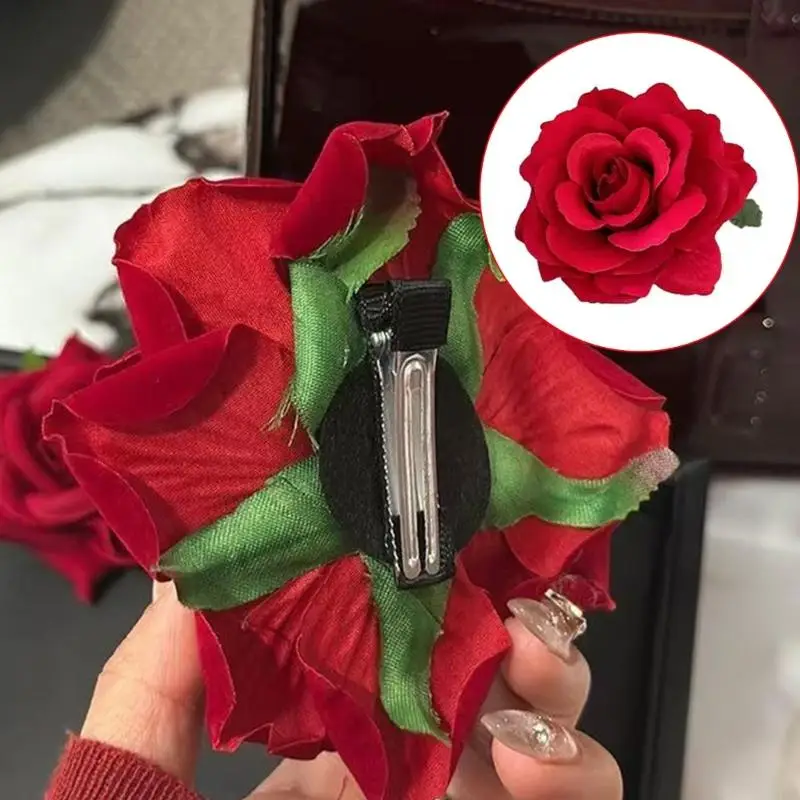 U0de Fashionable Red Flower Hair Clip добавляет оттенки фестиваля моды.