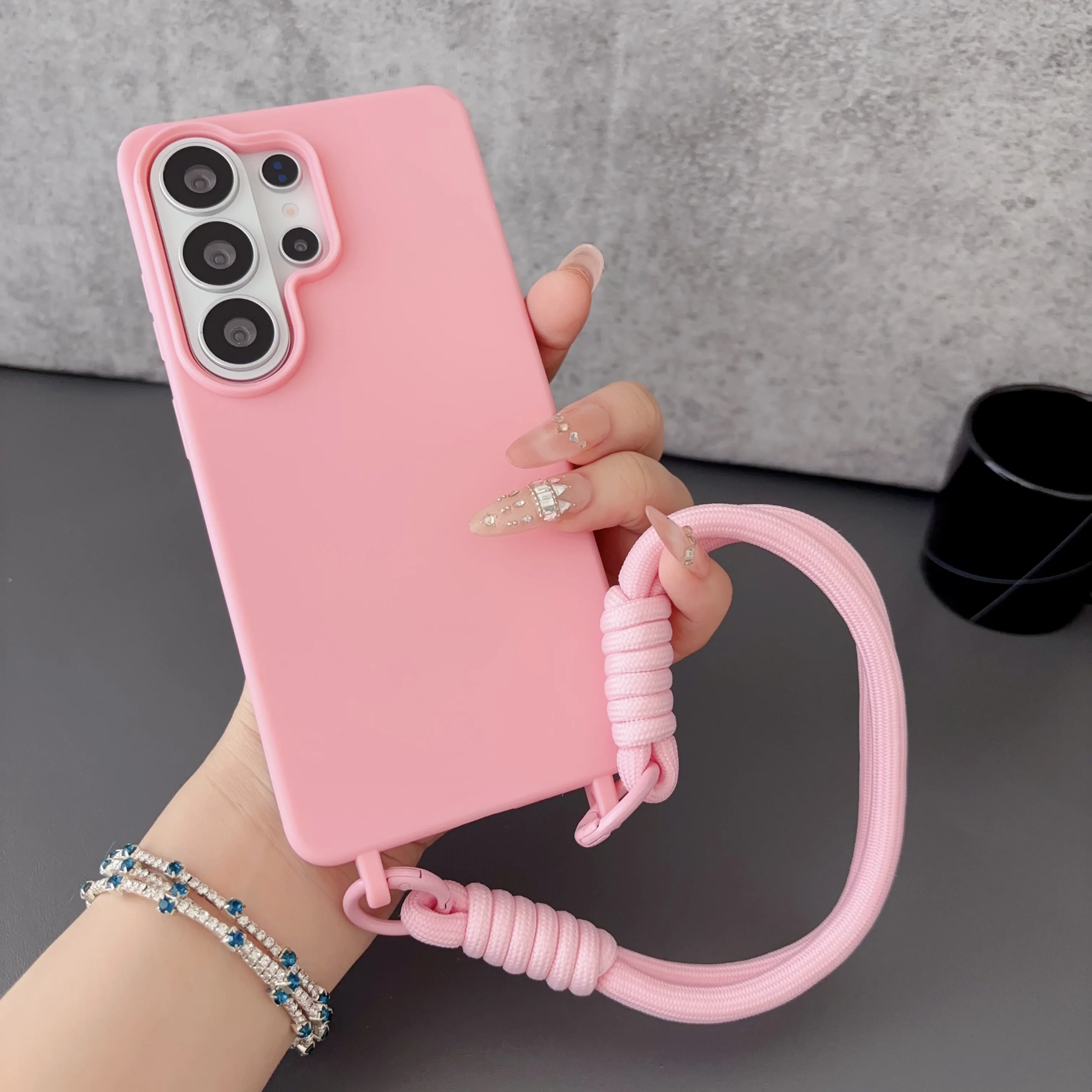 Custodia per telefono con cord - Samsung Galaxy A55 recensione e prezzo