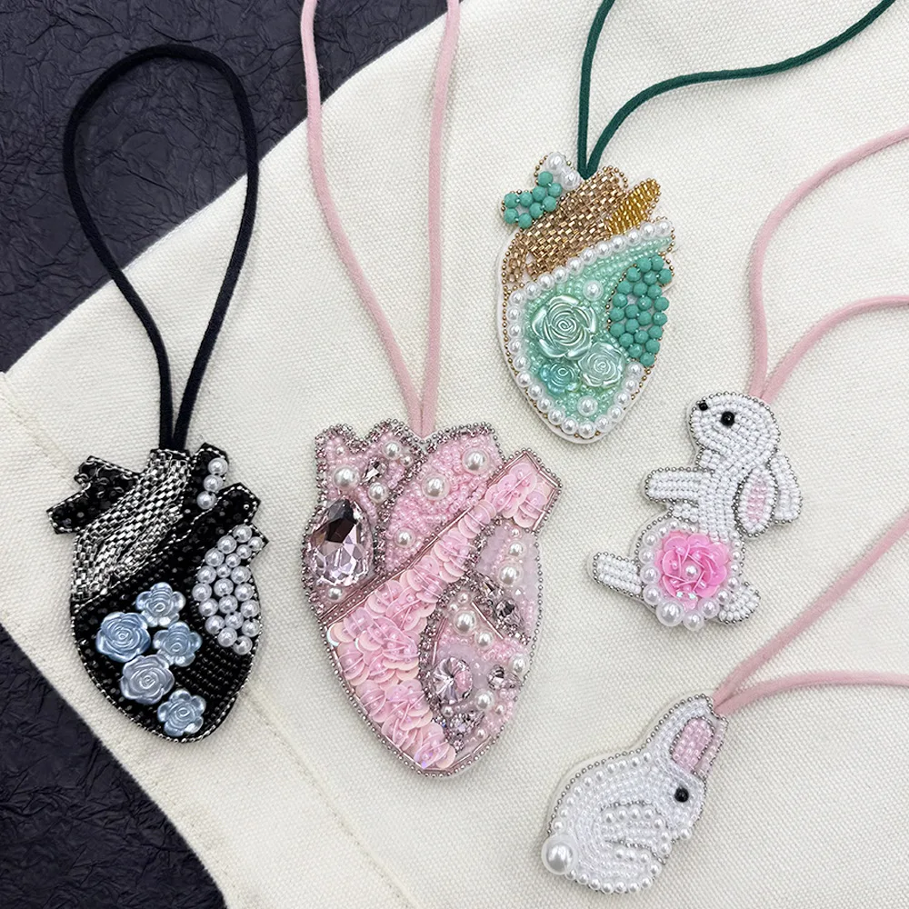 Handmade Rabbit Flower Heart Beaded Patch Key Chain Bag Charming Pendant Hang Lanyard Decoration Diy Clothing Applique Patches