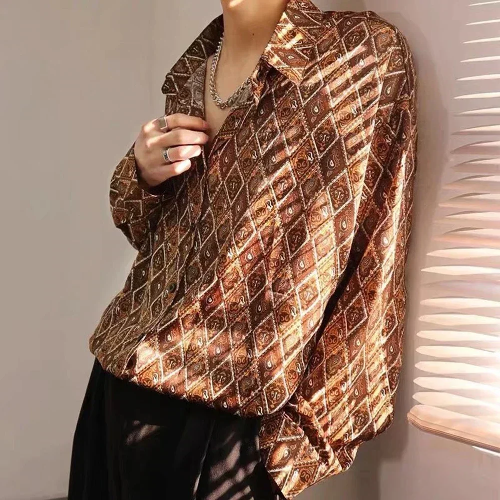 

Рубашка на пуговицах с лацканами Рубашка с принтом в стиле ретро Повседневная прогулочная коричневая всесезонная рубашка Всесезонная одежда Совершенно новый состояние