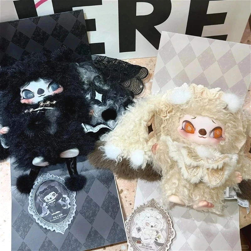 siinono-action figure-the-twilight-warden-nocturnal-moth-hanging-card-bag-pendant-vinyl-toys-keychain-collect-anime-figure-toy