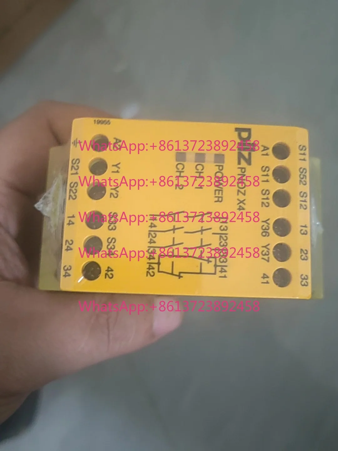 PILZ Pilz safety relay PNOZ X4, model 774734 Germany