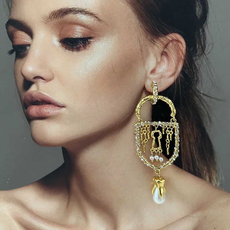 Vintage Metall vergoldet Tropfen baumeln Ohrringe für Frauen Modeschmuck Fantastische Marke Show Statement Ohrringe Zubehör