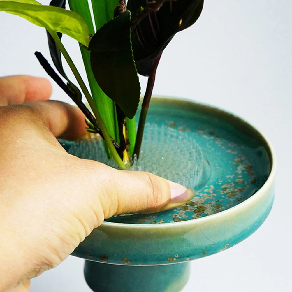 

6Pcs Clear Flower Arranger Plastic Flower Pin Holder Durable Suction Cup Invisible Design Floral Fixation Base