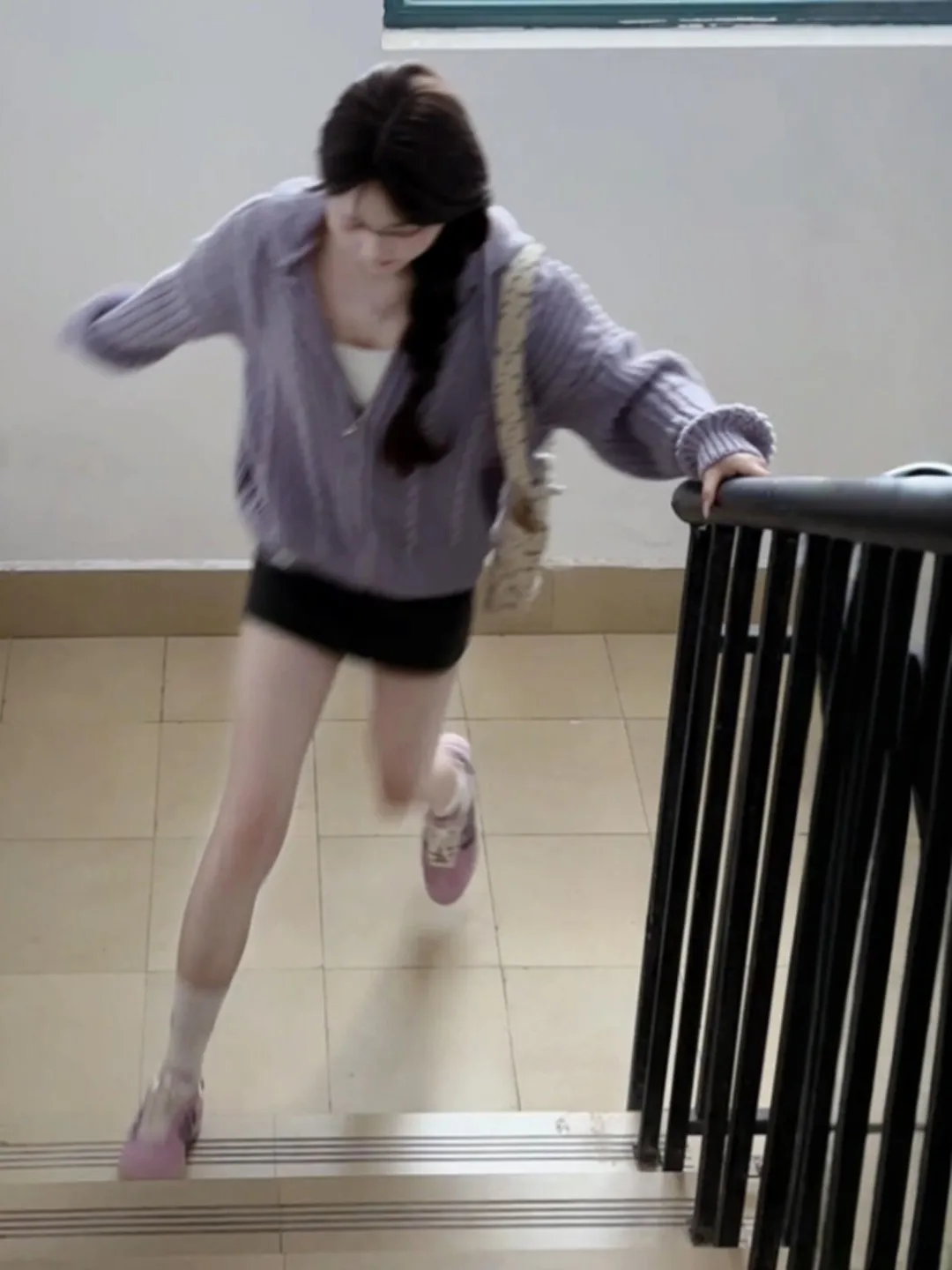 

Женский свободный фиолетовый свитер на молнии, весна 2026, модный, маленький размер, с декоративной молнией, из мягкого материала, повседневный, универсальный.