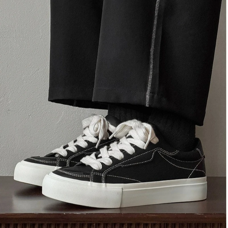 

Самые продаваемые однотонные классические национальные трендовые кожаные туфли с нишевым дизайном, новые трехслойные вулканизированные мужские туфли с низким берцем