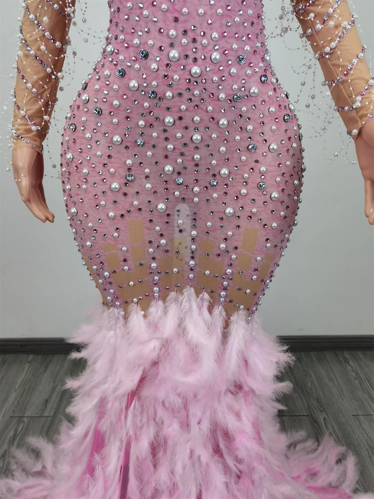 Long Pink Evening Dresses Luxury Sexy Beaded See Through Long Tail Feather Dubai Women Formal Party Evening Gowns Liantiyumao