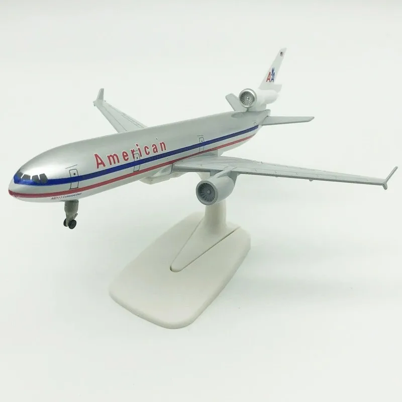 20CM MD11 American Airways MD-11 Alloy Aircraft Model With Plane Landing Gear Airplane Home Collection Ornaments Display