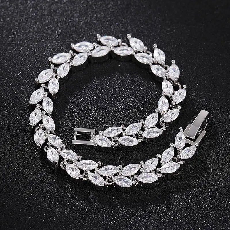 Huitan Elegantes, helles Marquise-CZ-Armband für Damen, für Hochzeit, Party, trendige Accessoires, goldfarben/silberfarben, zarter Schmuck