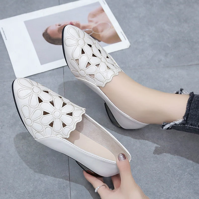 Fashion Shoes for Women Embroidery Breathable Square Heel Loafers Slip On Pointed Toe Leather Single Shoes Elegant Party Pumps