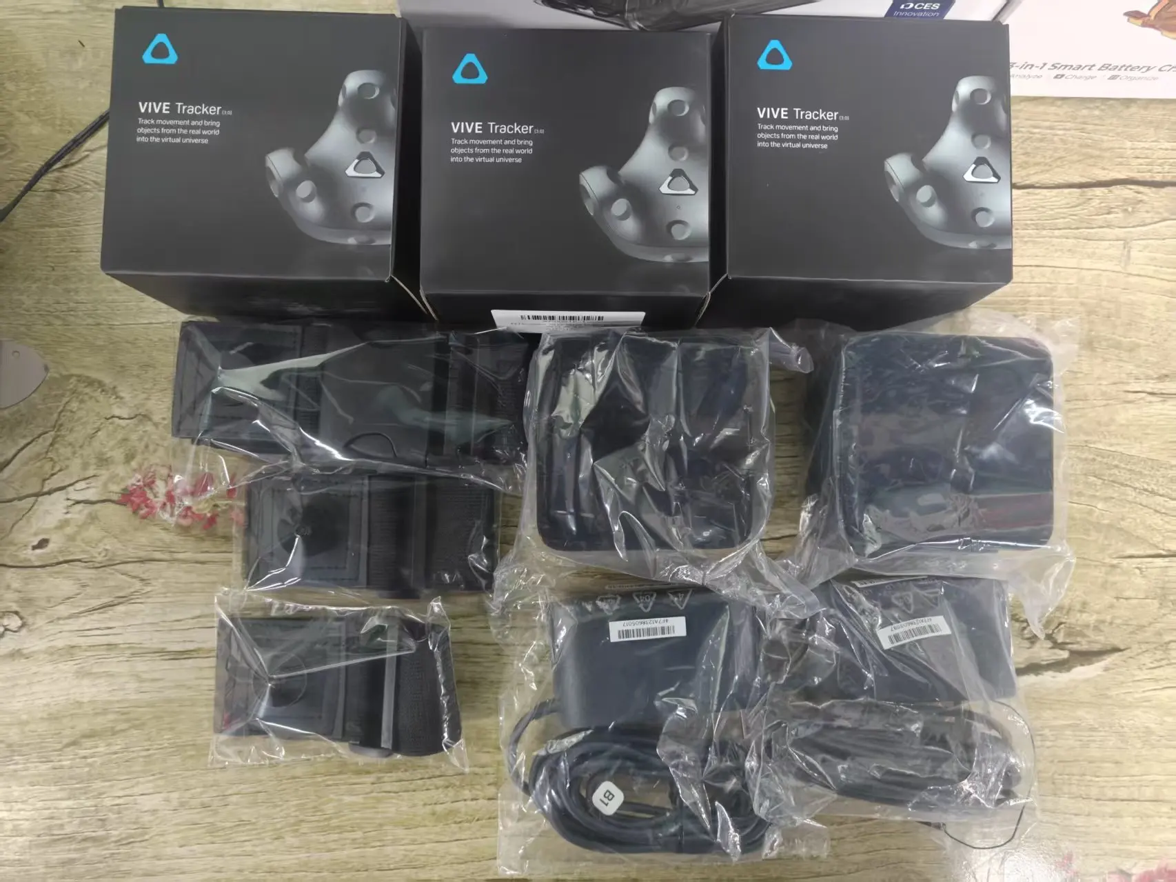 HTC VIVE Base Station 1.0 & 2.0 + Tracker 3.0 Bundle