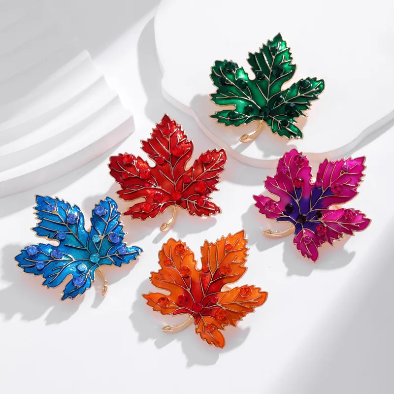 Exquisite Maple Leaf Brooch, Crystal Enamel Plant Corsage Pin for Women Wedding Party Jewelry Gifts