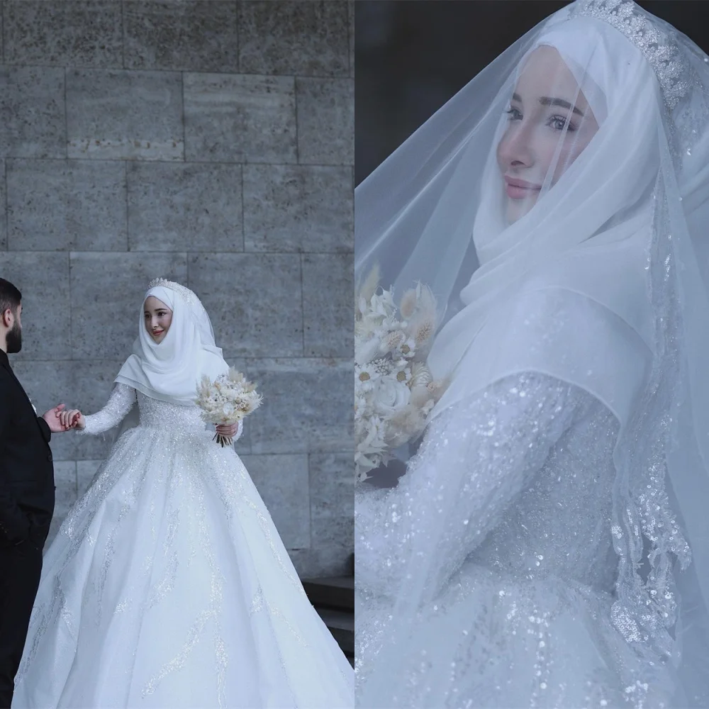 ที่กําหนดเองประณีตสีขาว Organza ชุดแต่งงานคุณภาพสูงคอสูงแขนยาว Chapel Train Sequined ชุดเจ้าสาว