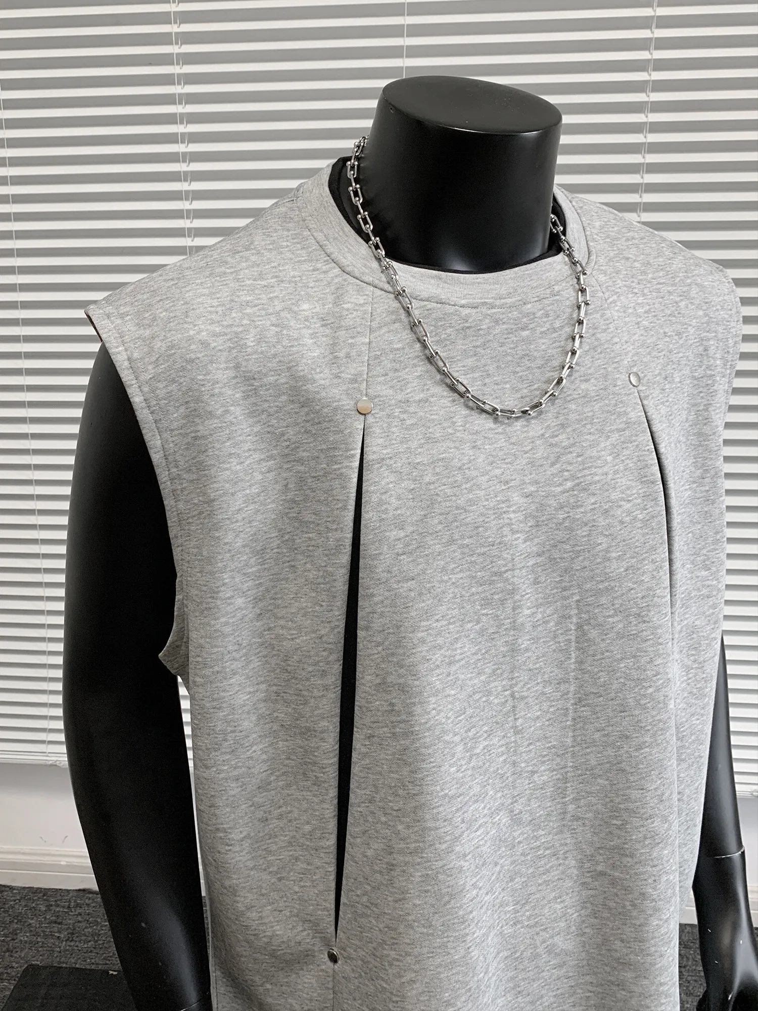 Fashion Vests Men's 2025 Summer New Trendy Loose Sleeveless Round Neck Pullover T-shirts Male Comfort Solid Color Chic Tank Tops