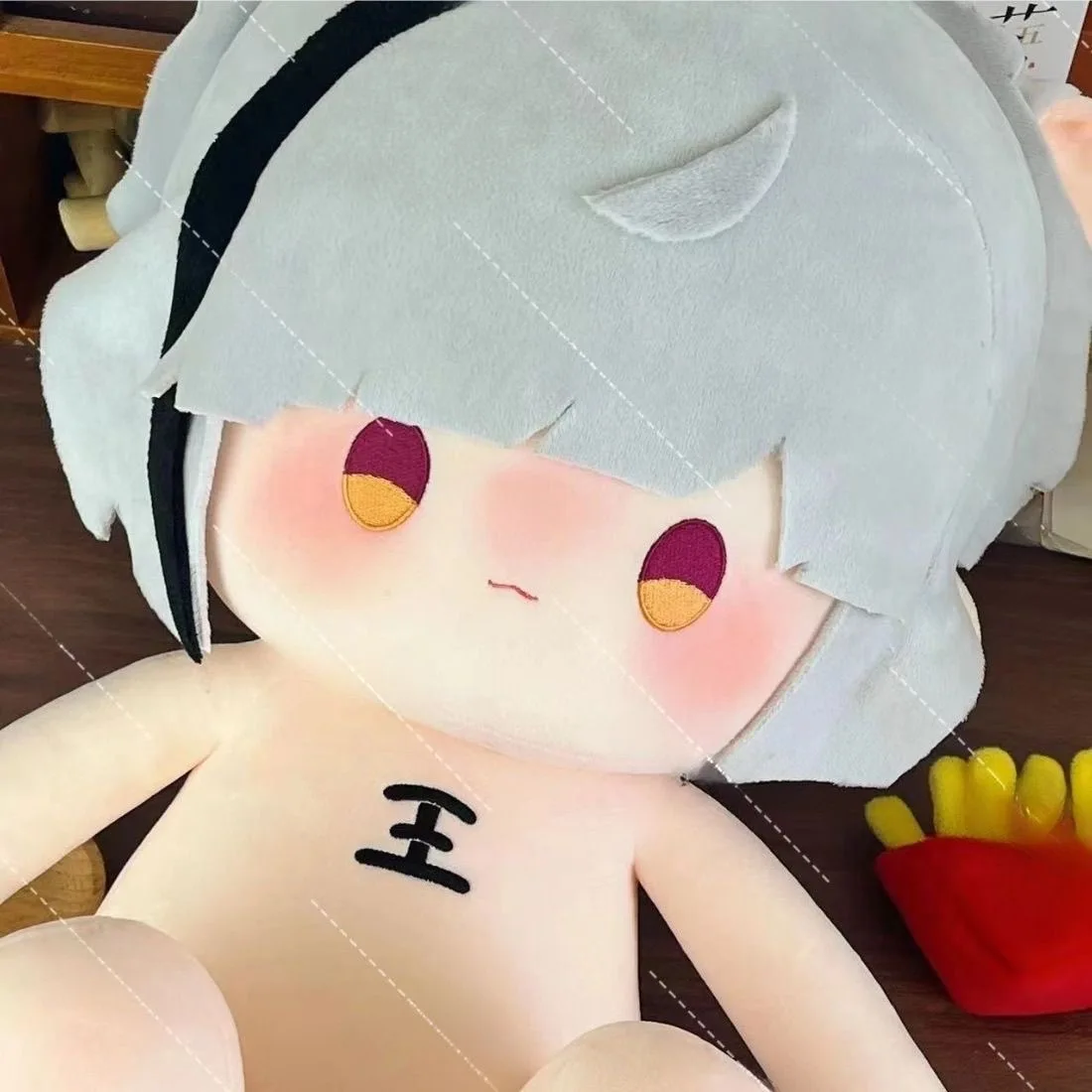 Artículo original: perro salvaje Nakajima Atsushi 40cm muñeca de algodón sentada lindo muñeco de peluche Cosplay regalo