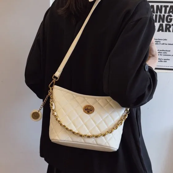 

2025 Minimalist Chain Bag Women, Versatile Shoulder Purse for Work Commute, Trendy Crossbody Bag with Detachable Strap