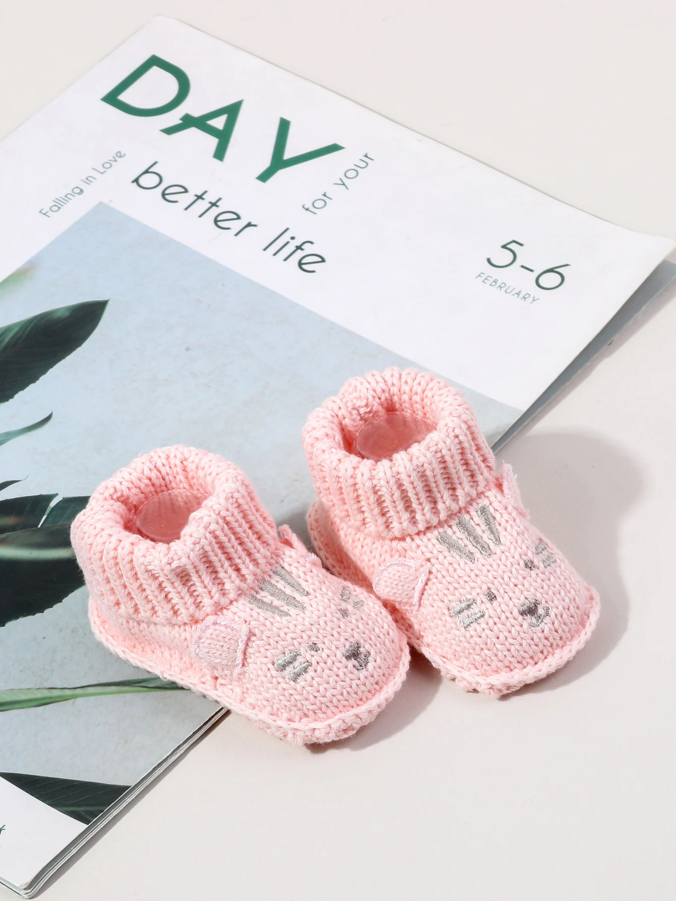 Neue gestrickte Babyschuhe für 0-3 Monate, warm, weich, bequem, mit Cartoon-Muster, für Kleinkinder, rutschfeste Sockenschuhe für Kleinkinder – Detail 20