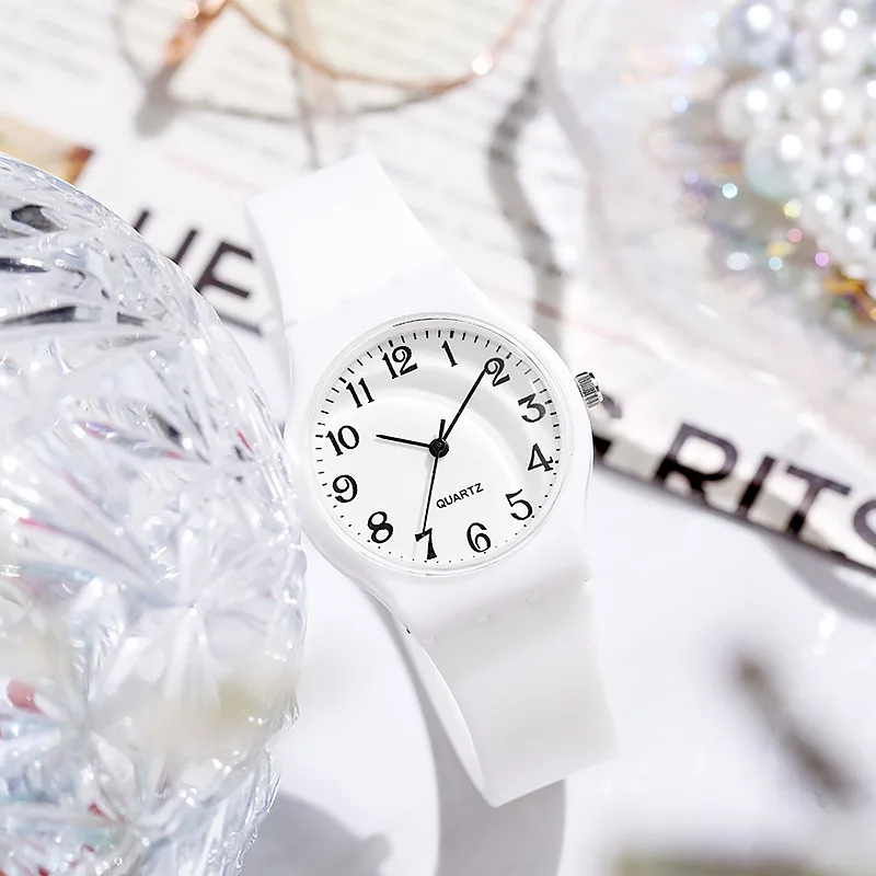 Reloj de estudiante de cuarzo con correa de silicona de color caramelo a la moda