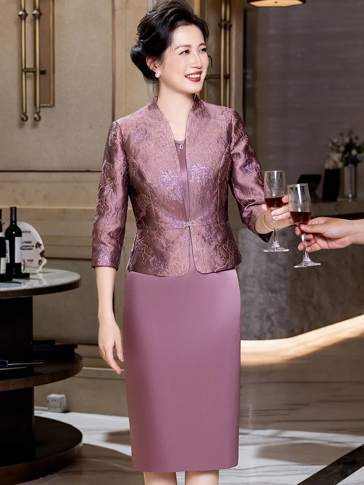 

Элегантный свадебный комплект из двух предметов для матери невесты: платье с длинными рукавами, скрывающее живот, юбка средней длины из полиэстера с низким разрезом