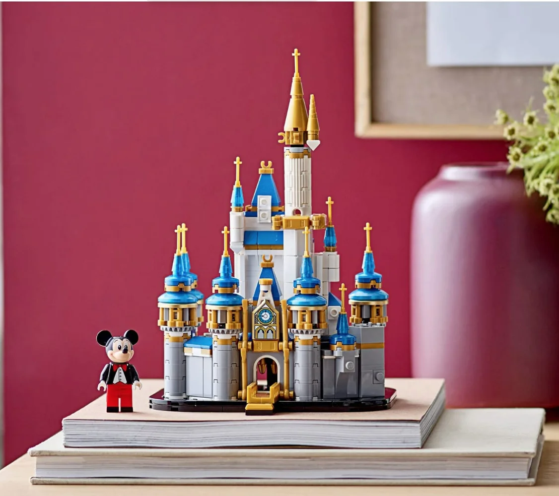 Lego Mini Disney Castle 50th Year Anniversary for Children\'s Kids Birthday Xmas Gift (40478)