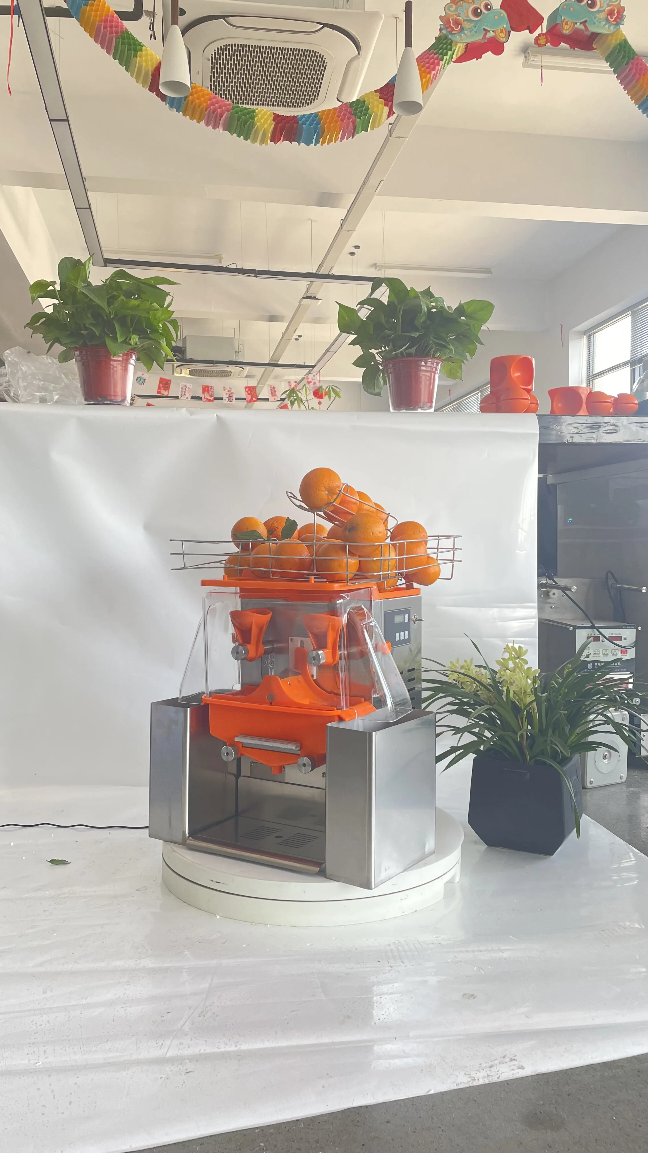 Commercial European Popular New Design Orange Juicer Juice Machine