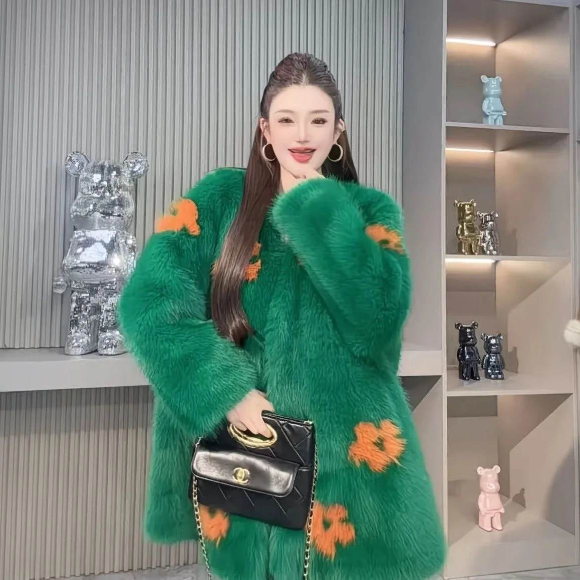 2025 herbst Winter Neue Mode Abnehmen Pelzmantel Frauen Verdickt Warme Pelzigen Toca Elegante Nette Halloween Pelzigen Jacke Weibliche