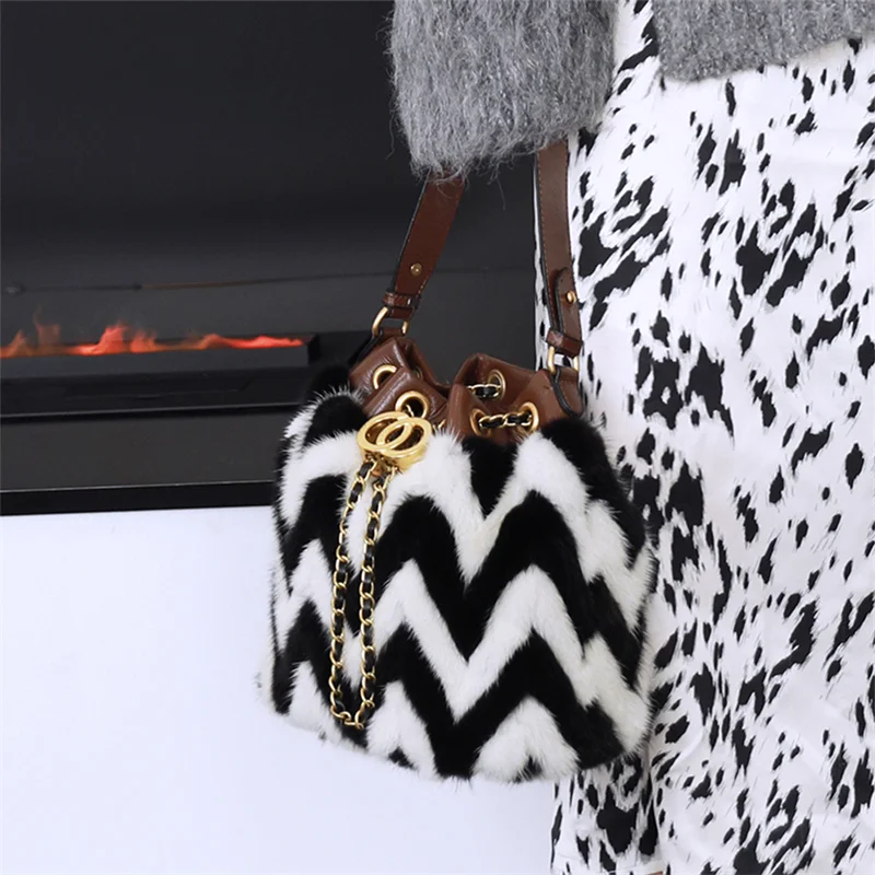 

Hot Selling Women's Fur Bag In 2023 New Fashion Mink Fur Bucket Bag Large Capacity Wave Pattern One Shoulder Crossbody Bag